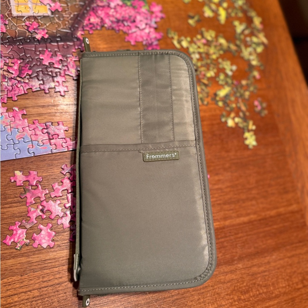 LUG - Passport Travel Wallet/Organizer Sage Green NWOT - Picture 4 of 5